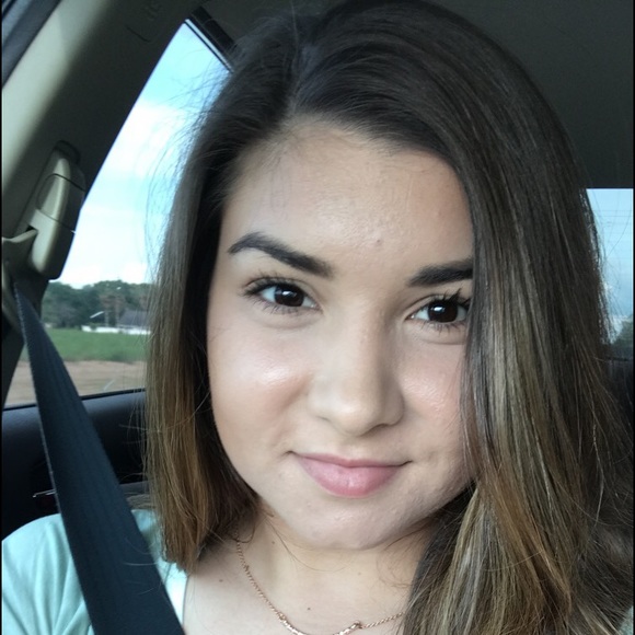 Meet your Posher, Brooke - Picture 1 of 1