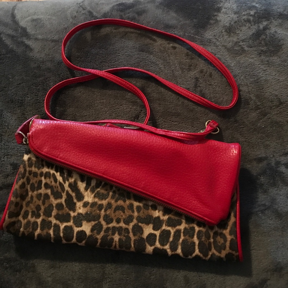 Leopard Clutch