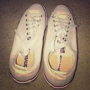Brand new WHITE converses