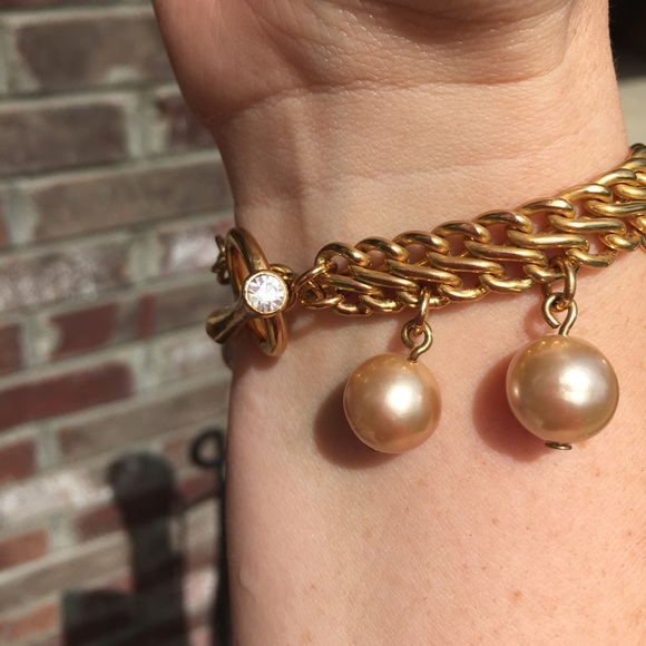 🌟B2G1F🌟 Faux pearl and gold bracelet - Picture 3 of 4