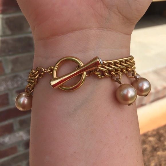 🌟B2G1F🌟 Faux pearl and gold bracelet - Picture 4 of 4