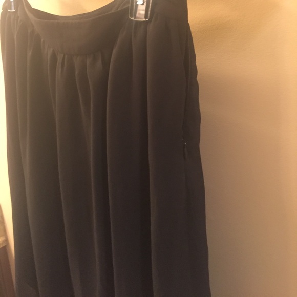 High Low Skirt - Picture 2 of 3