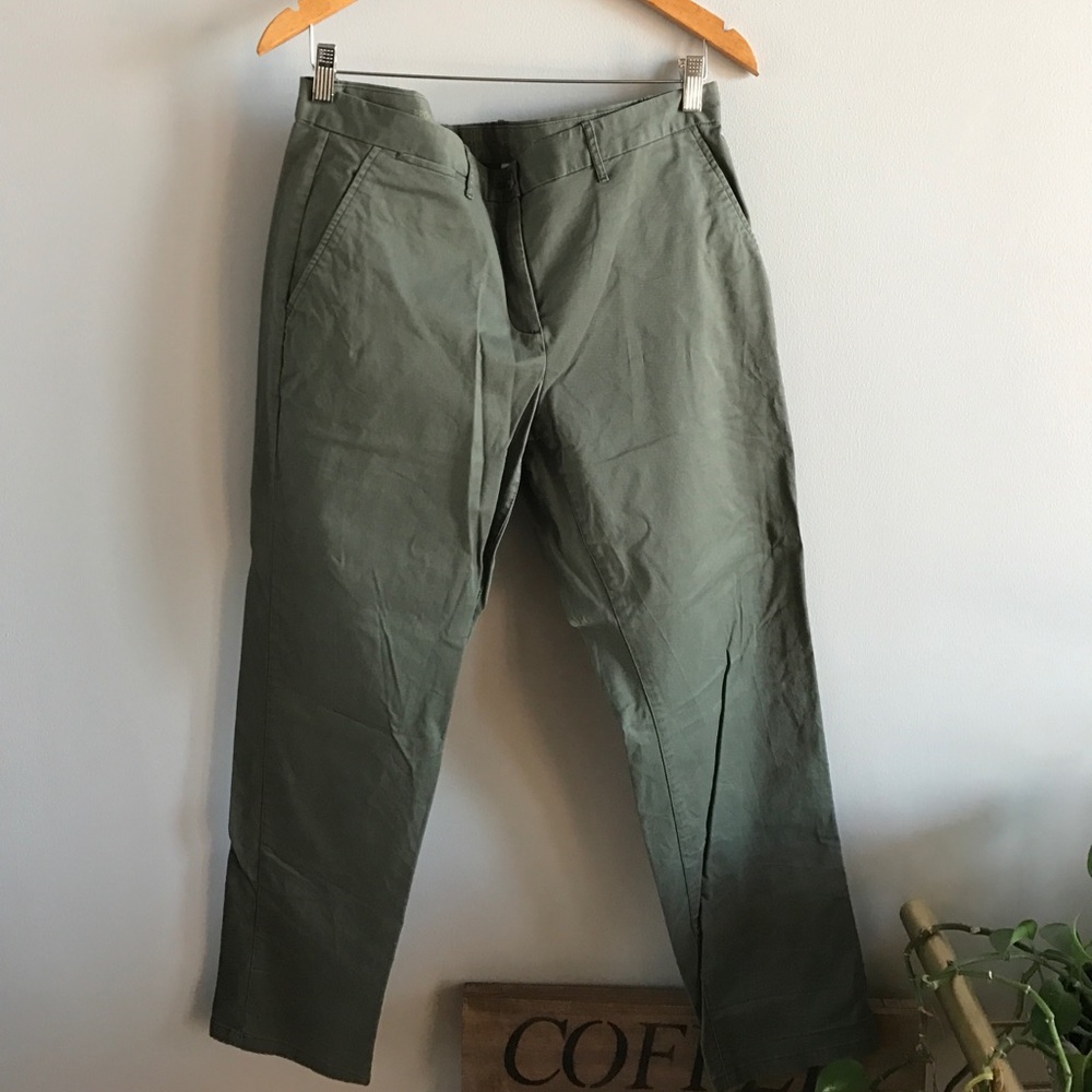 Gap chinos