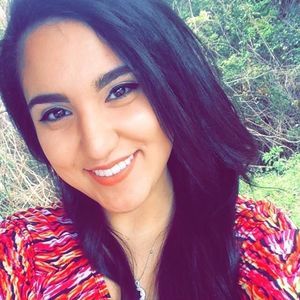 Meet your Posher, Flora