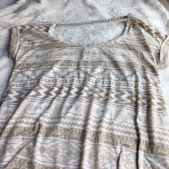 Aztec Tee - Picture 4 of 4