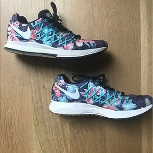 Nike 6.5 Flower Pattern Sneakers