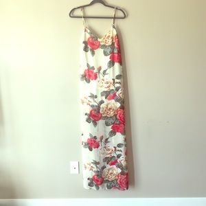 Floral maxi dress!