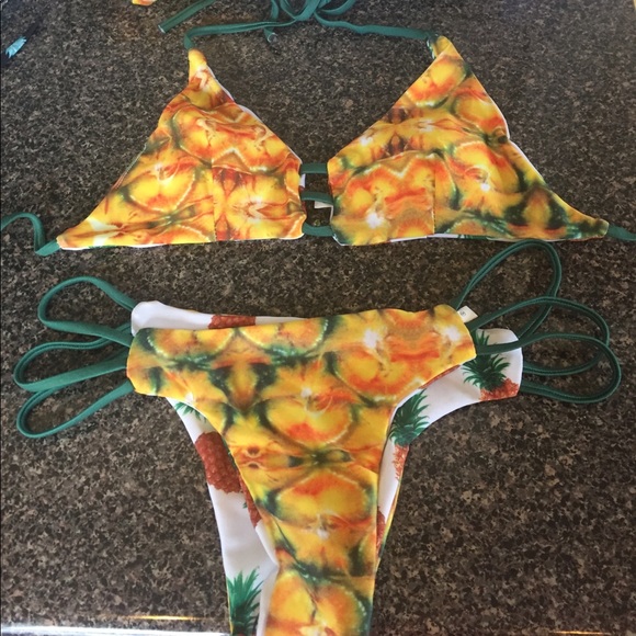 Reversible. Pineapple print - Picture 2 of 7