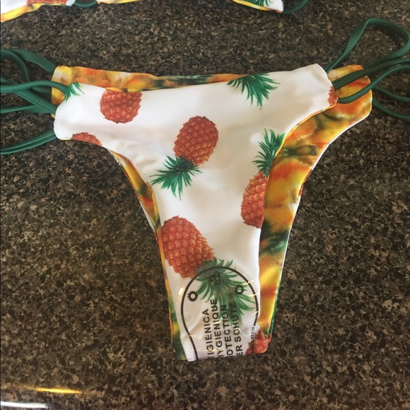 Reversible. Pineapple print - Picture 6 of 7