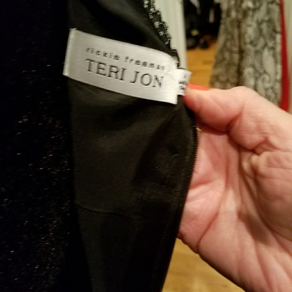 TERI JON 100% SILK BLACK DRESS - Picture 4 of 7