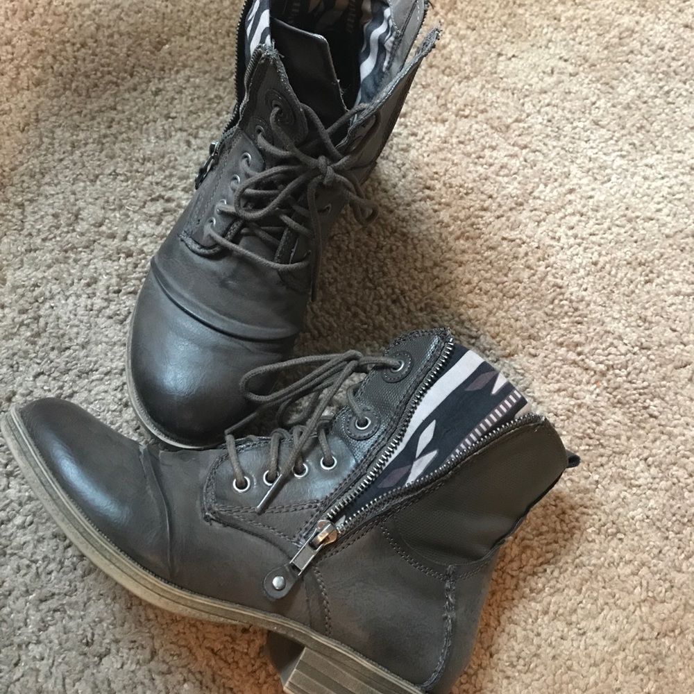 American Rag Boots - Picture 2 of 2