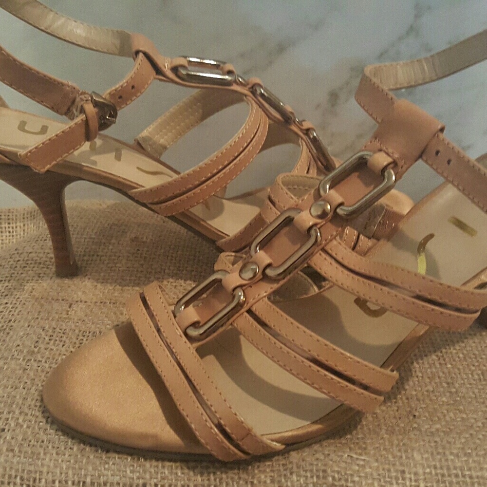 Unisa sandals