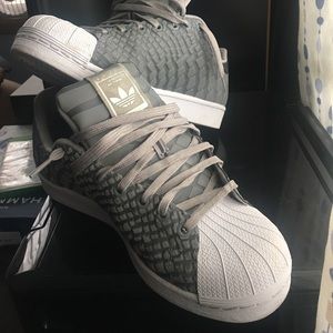 Adidas Sneakers