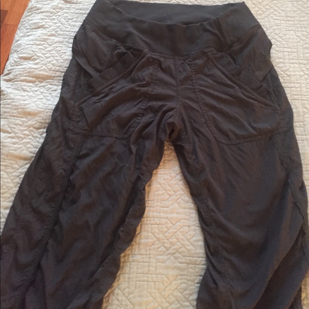 Lululemon dance pants black size 6 light
