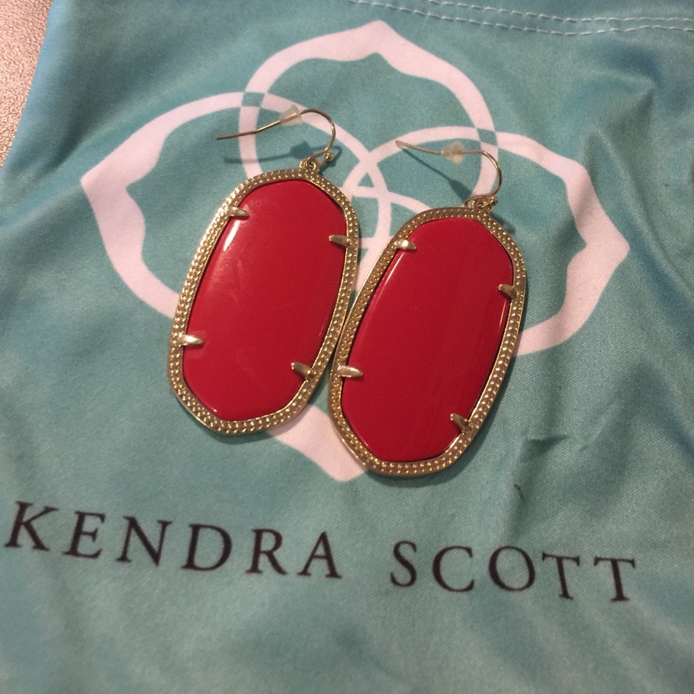 Kendra Scott Danielle earrings