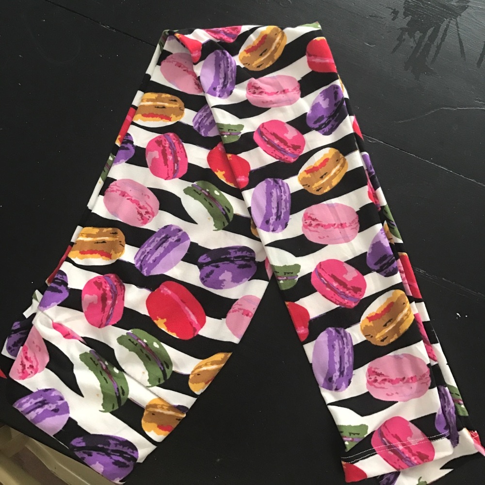 NWT Macaroons OS LuLaRoe