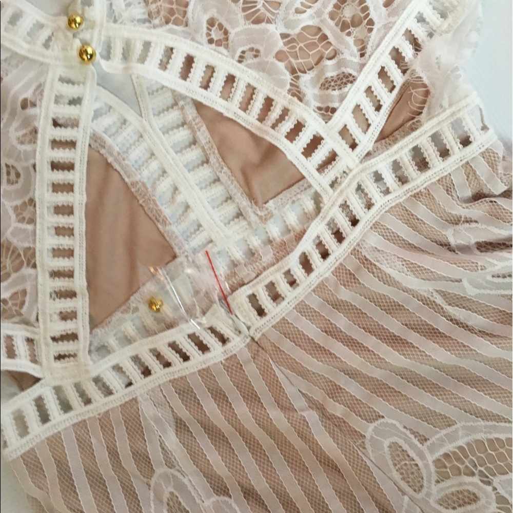 WHITE AND NUDE LACE ROMPER - Picture 3 of 5