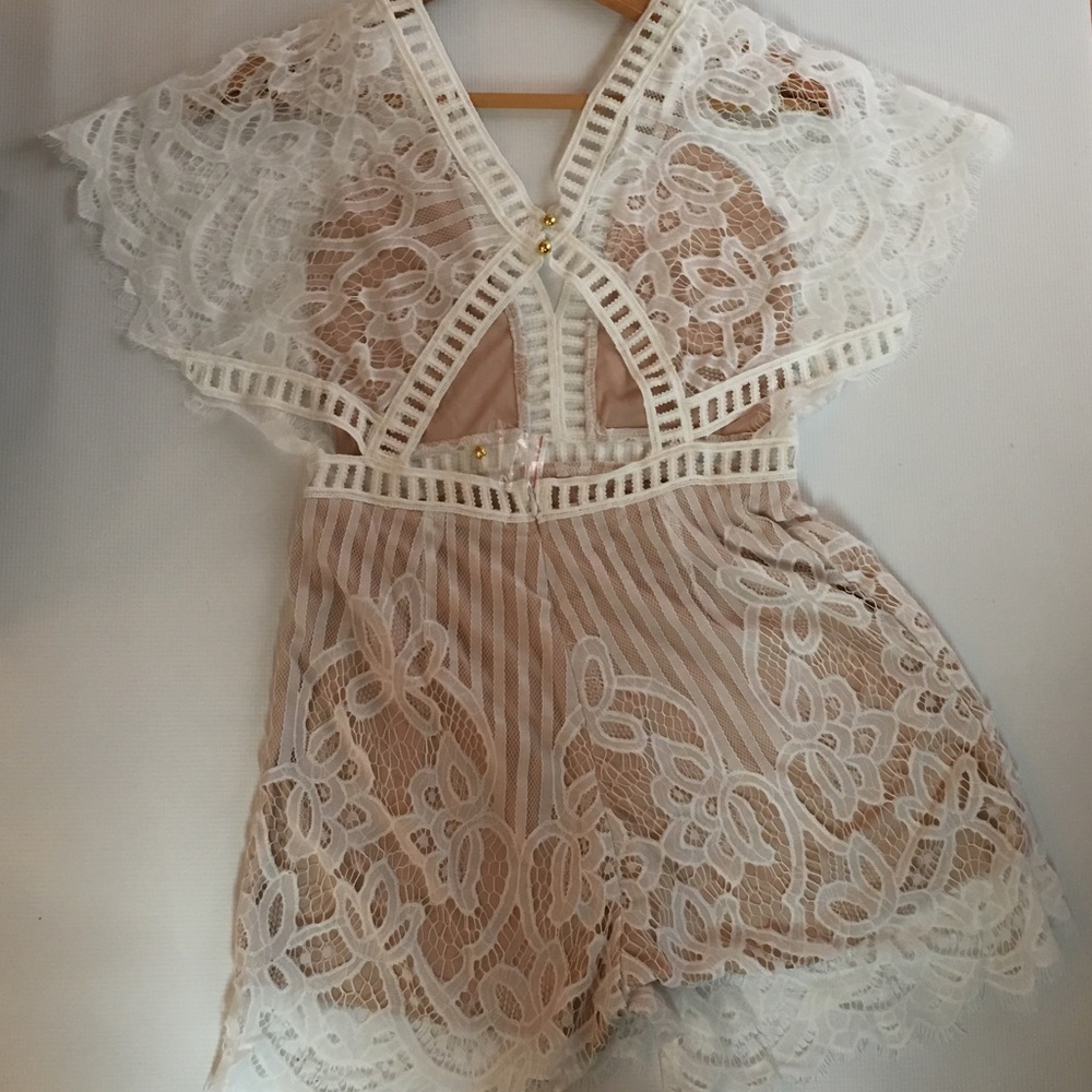WHITE AND NUDE LACE ROMPER - Picture 4 of 5