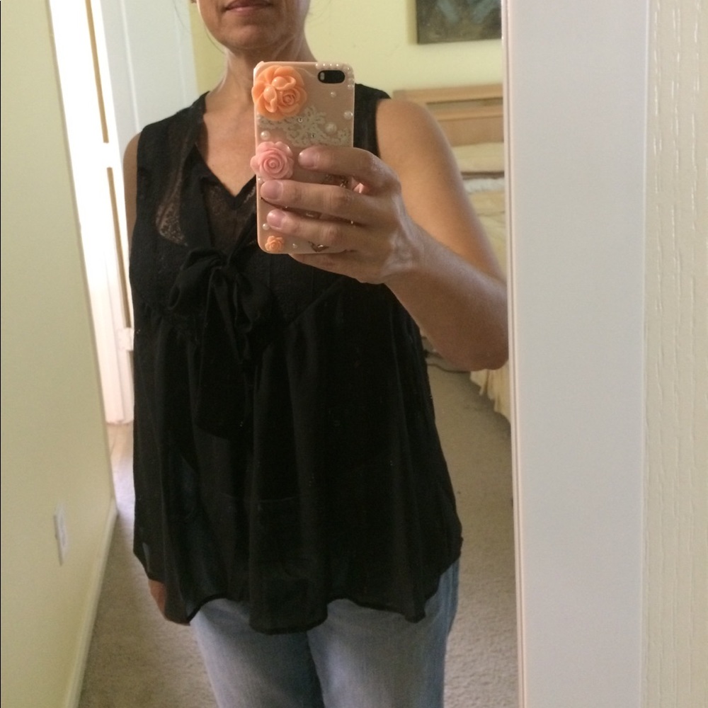 Only Hearts London Town lace top w/liner NWOT