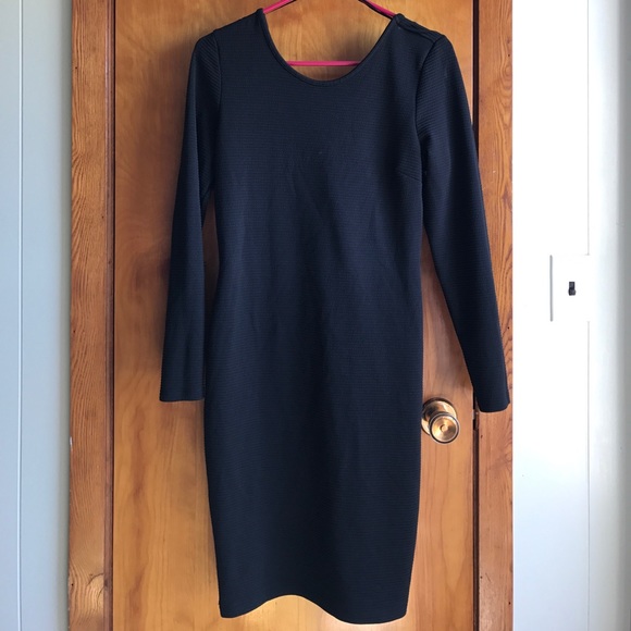 Form-fitting LBD - Picture 2 of 4