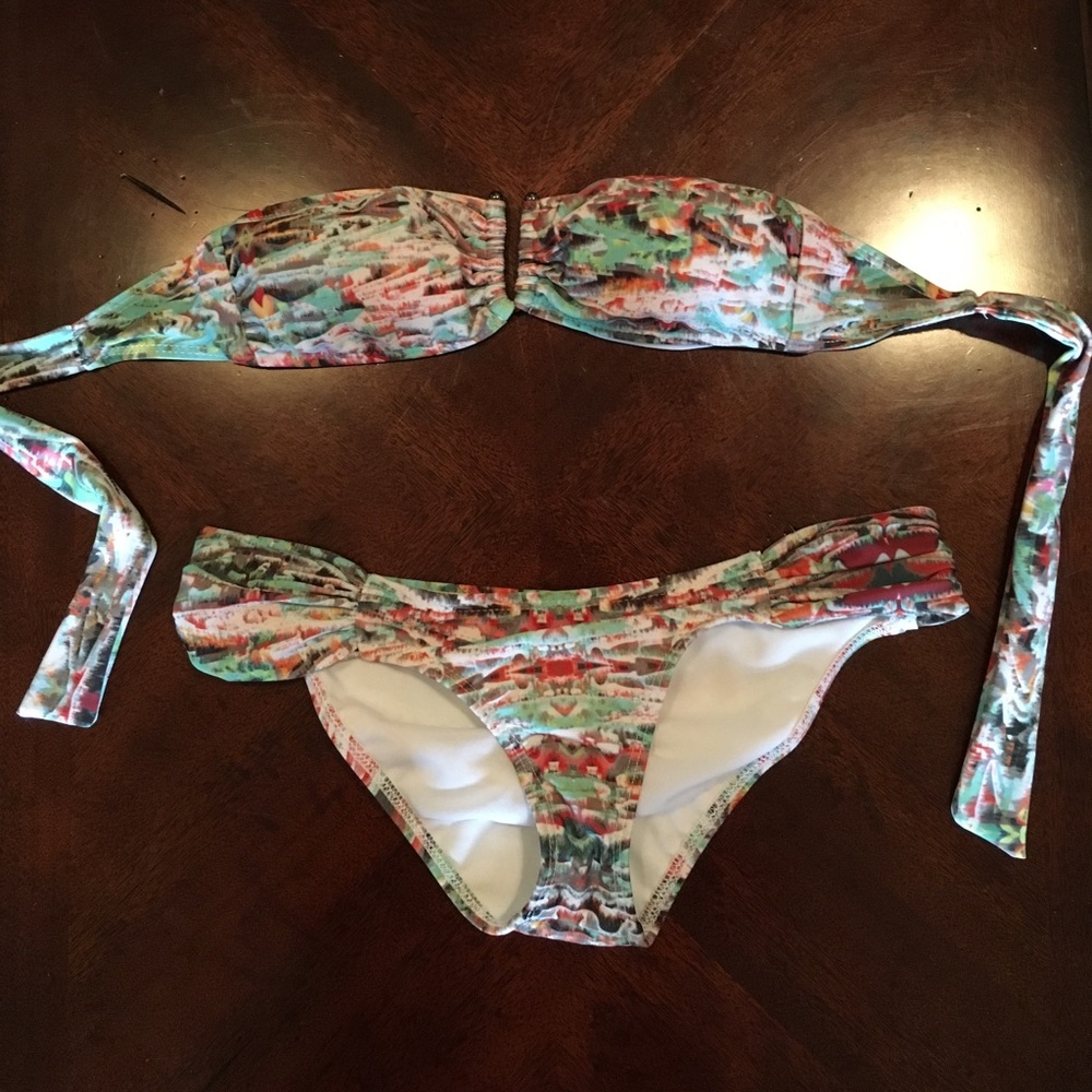 Multicolored swim set