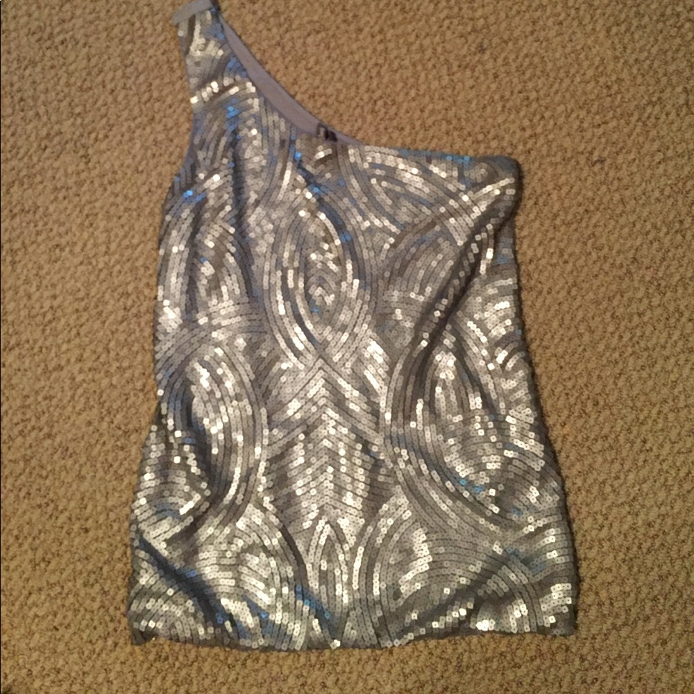 Sequenced tank top