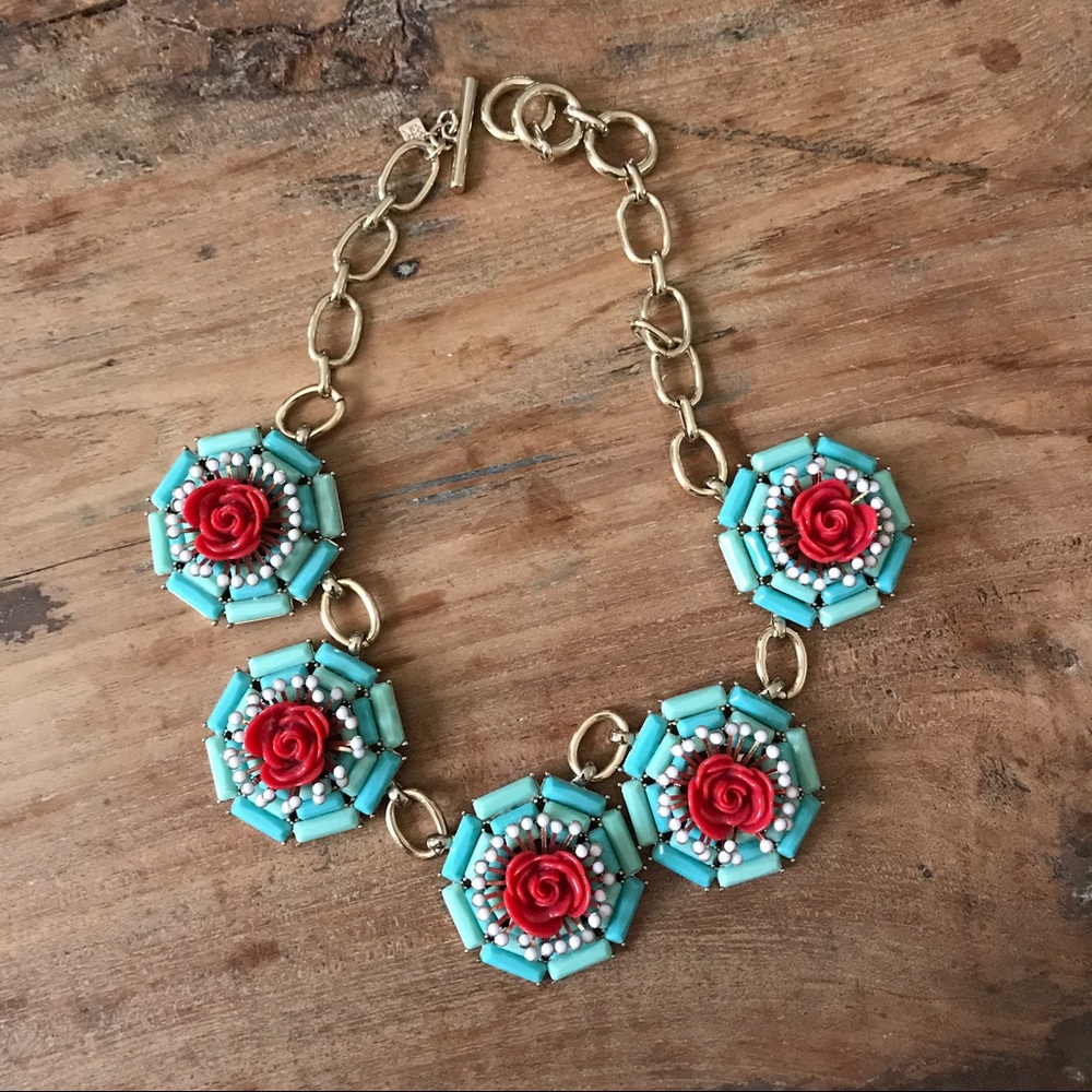 fun flower necklace for summer!