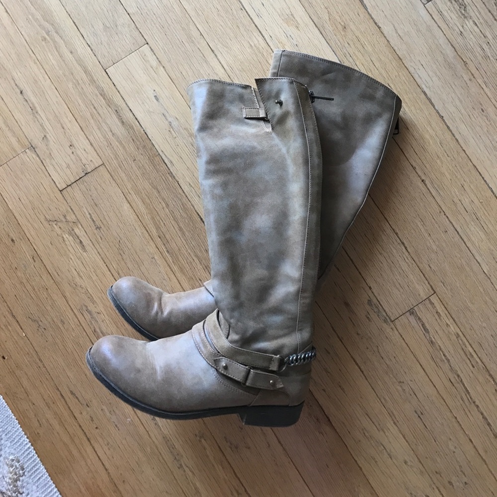 Riding boots