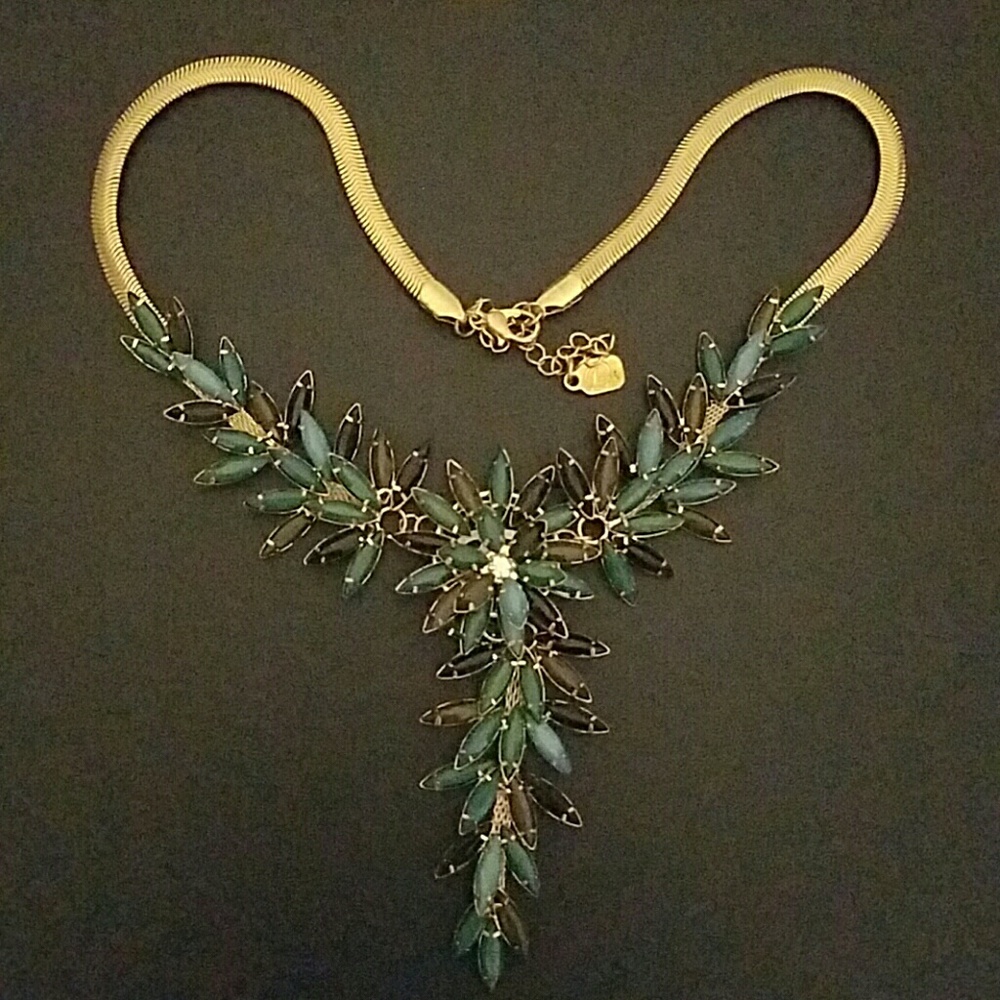 NEW Black and green necklace
