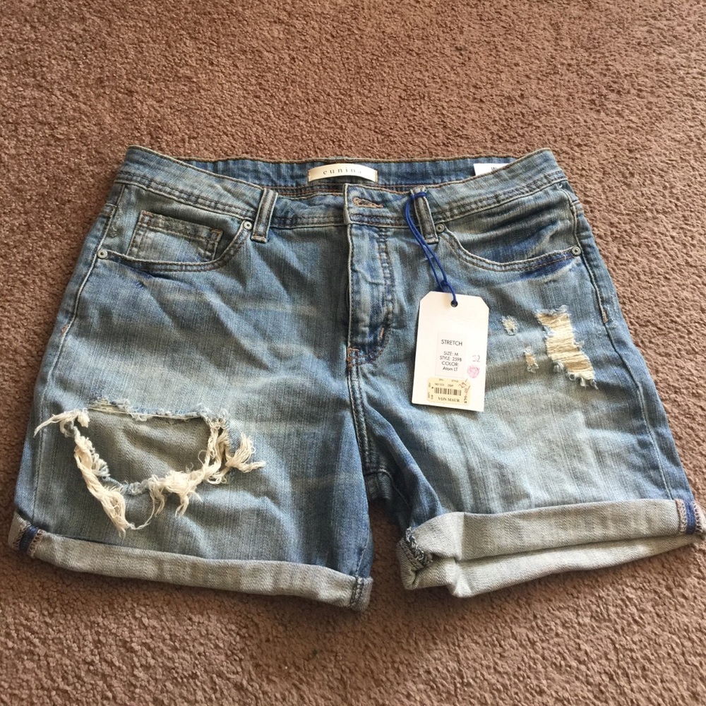 Jean shorts with holes!