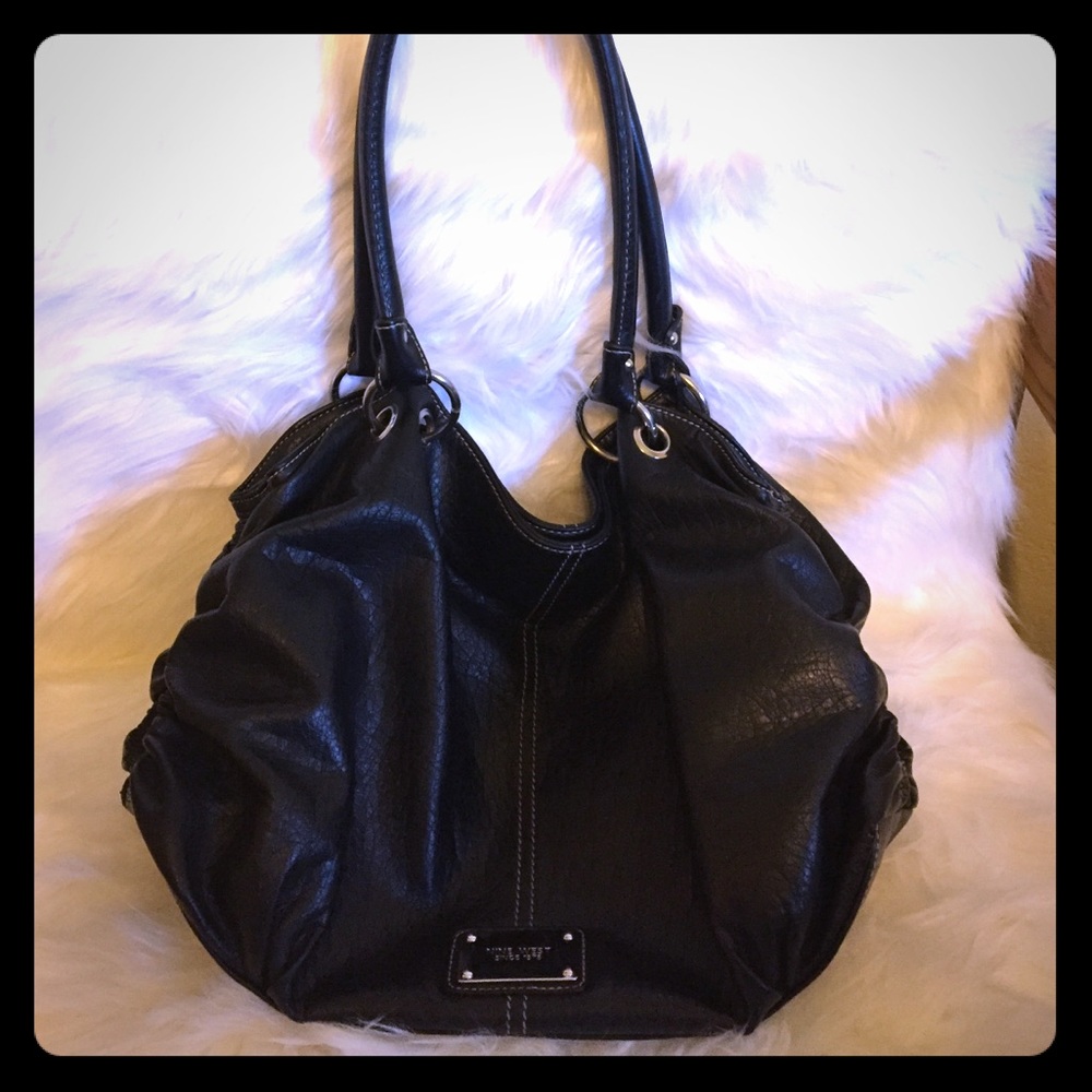 Well cared for black Nine West purse