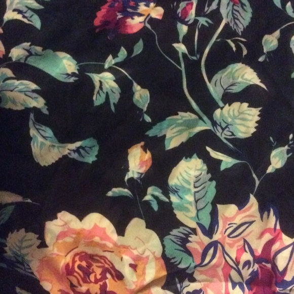 🌺Navy 🌸Floral 🌺 Maxi - Picture 3 of 3