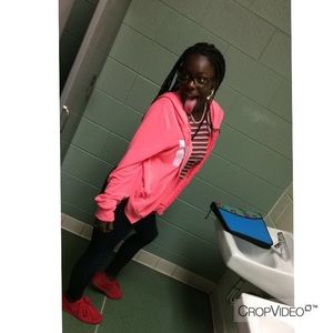 Meet your Posher, Mari