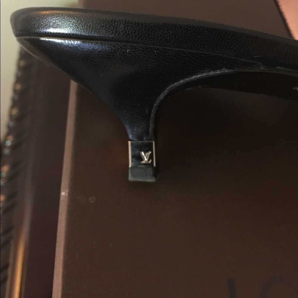📌SOLD📌Louis Vuitton Mary Jane slingback heels - Picture 3 of 8