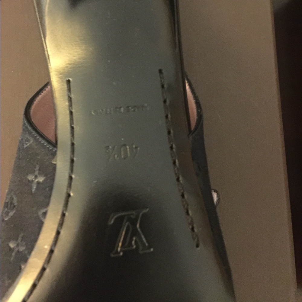📌SOLD📌Louis Vuitton Mary Jane slingback heels - Picture 4 of 8