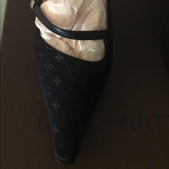 📌SOLD📌Louis Vuitton Mary Jane slingback heels - Picture 2 of 8
