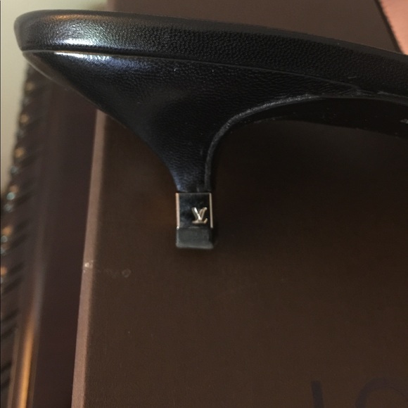 📌SOLD📌Louis Vuitton Mary Jane slingback heels - Picture 3 of 8