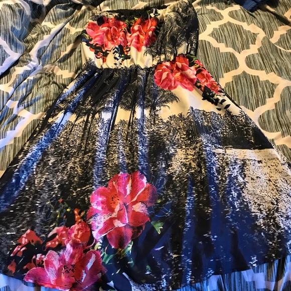 Women's Dress - Picture 2 of 2