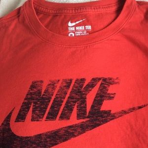 Nike Men's M tee shirt