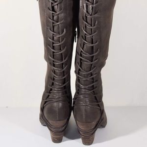 Brown Report boots