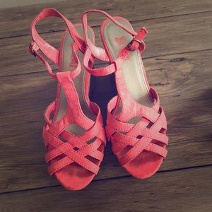 Brash size 9 coral wedges. Rarely worn