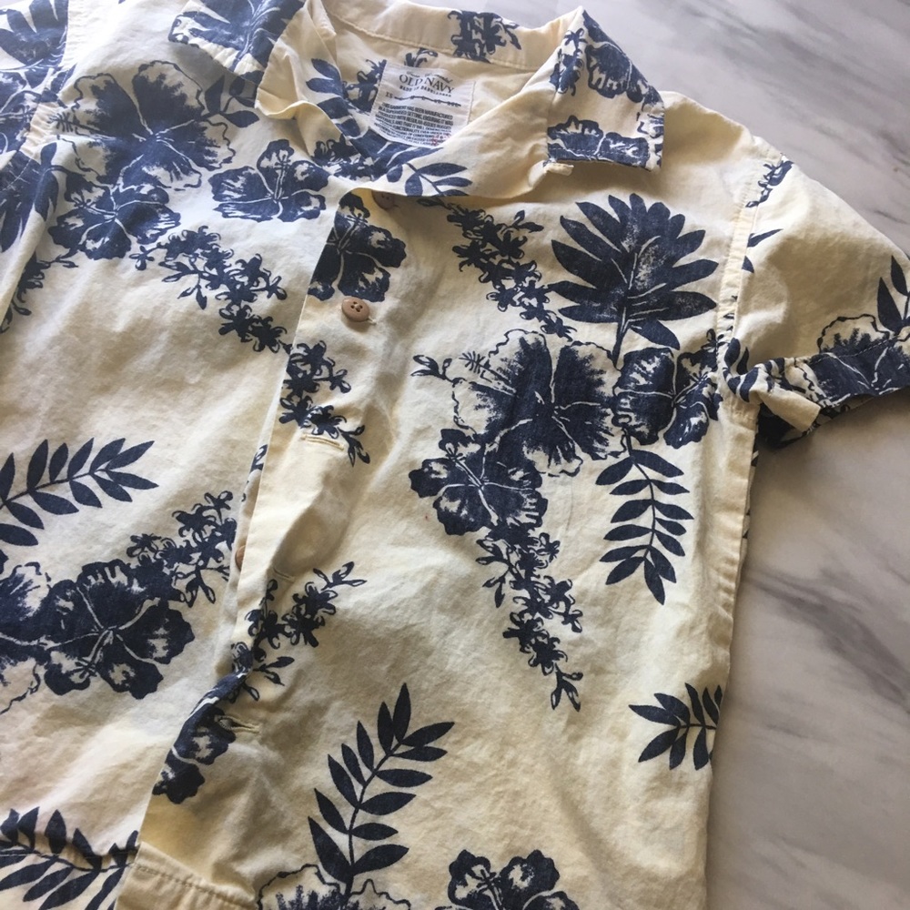 Old Navy boys XS Hawaiian button down shirt