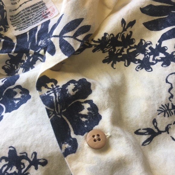 Old Navy boys XS Hawaiian button down shirt - Picture 4 of 4