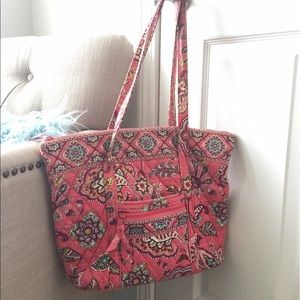 Vera Bradley large salmon tote bag with zipper