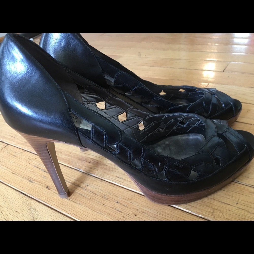 Guess heels with platform
