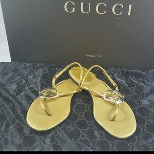 💥SOLD💥Gucci Ellesmere Gold Metal Heart Sandal