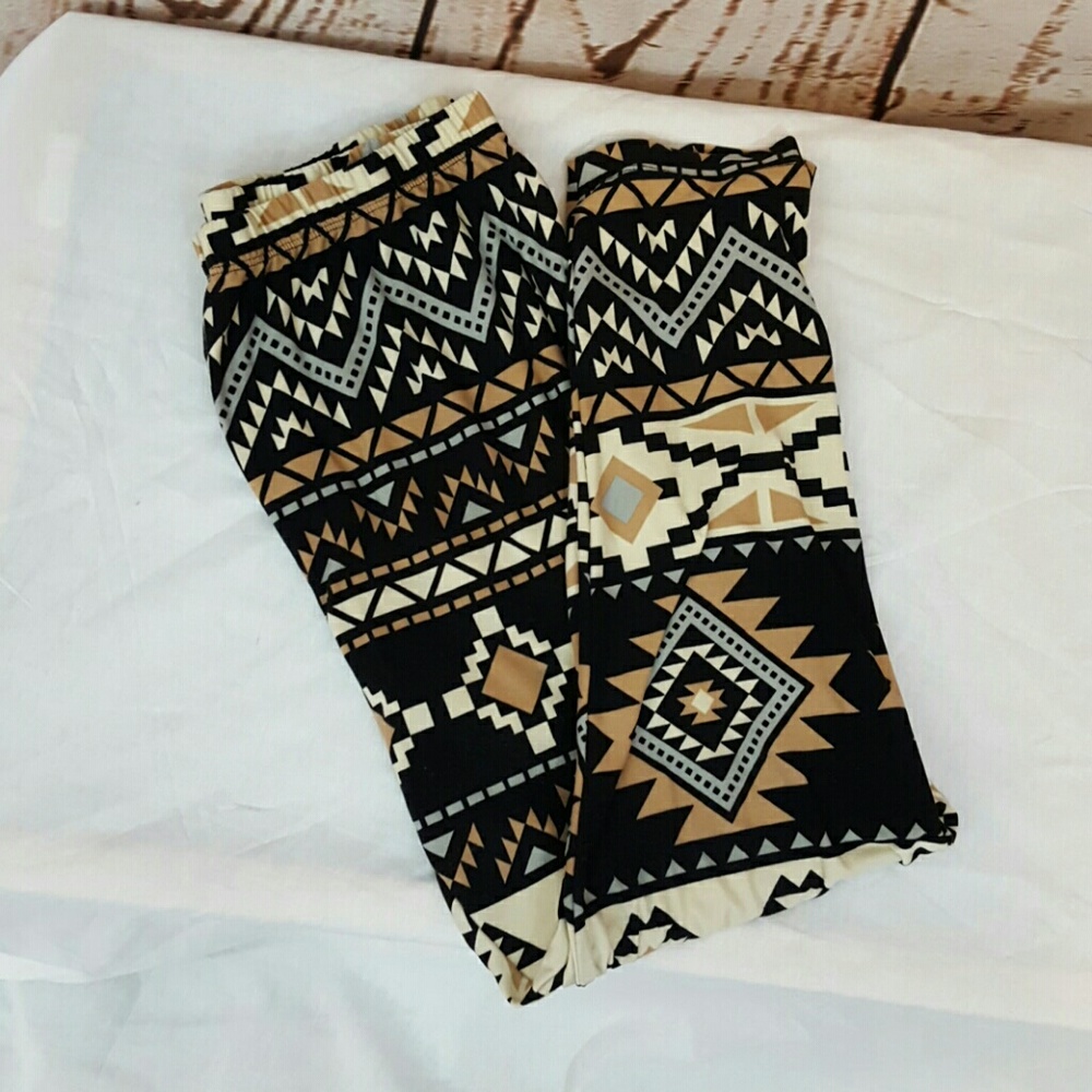 No Boundaries Tribal Leggings, Size XL