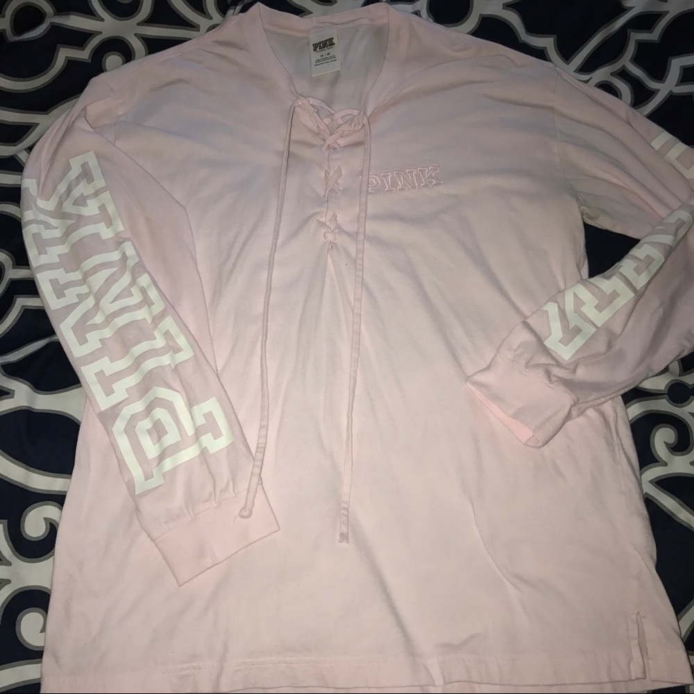 Vs PINK LACE UP CAMPUS TEE
