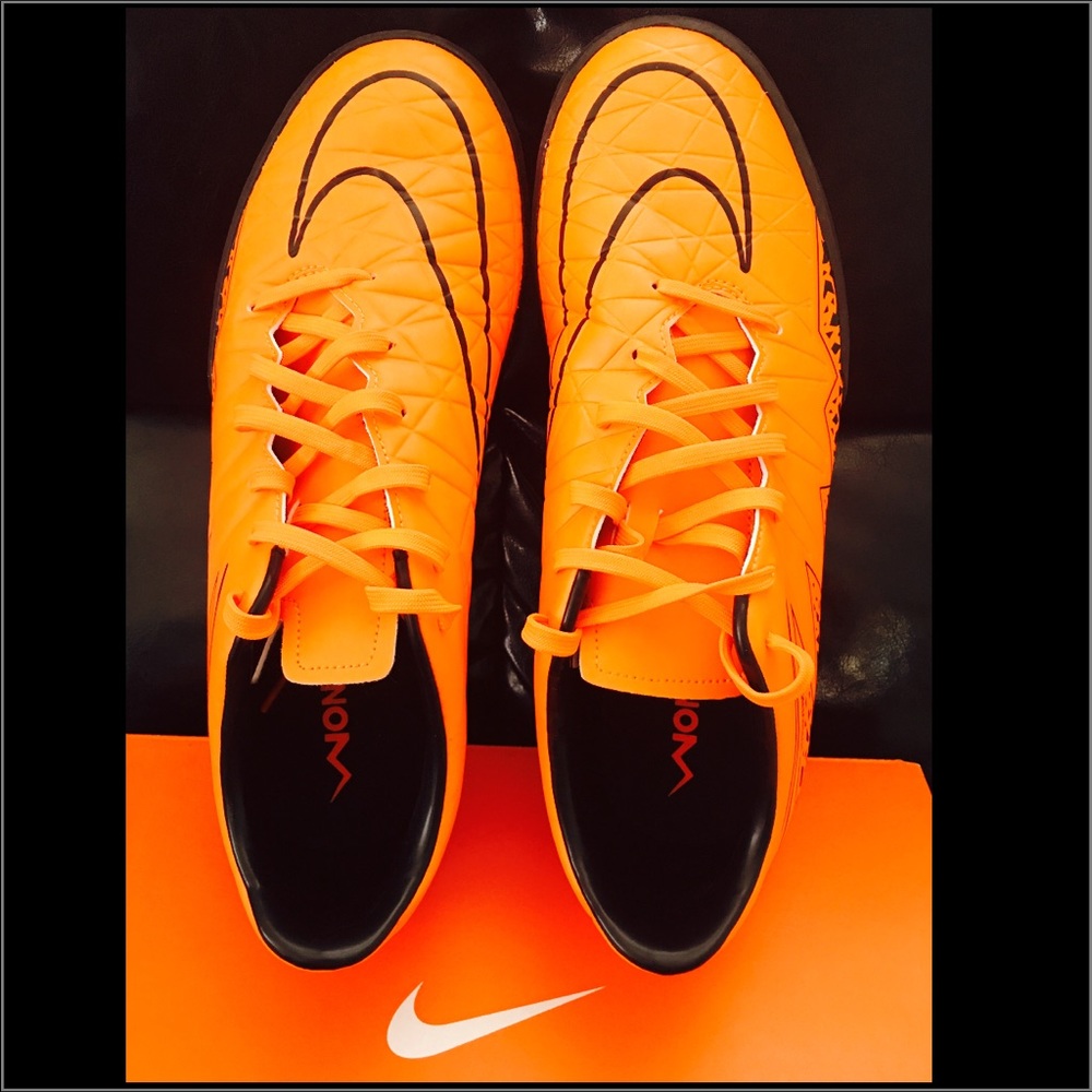 NWOT Nike Hypervenom Phelon ll lC
