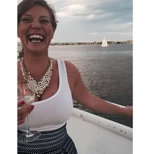 Meet your Posher, Lacey